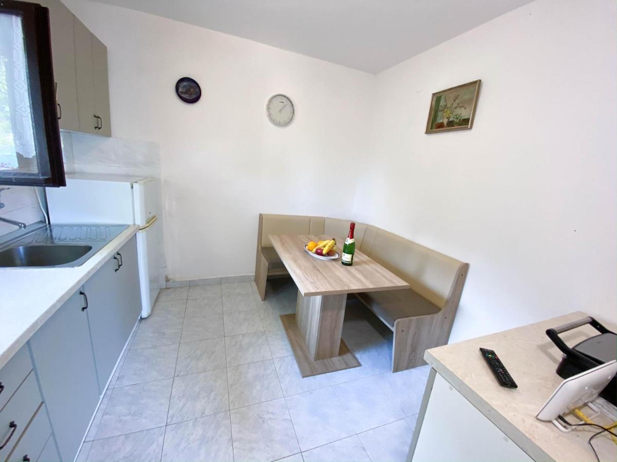 Seaview & Beachfront Apartments Jakov Donji Okrug  Eksteriør billede